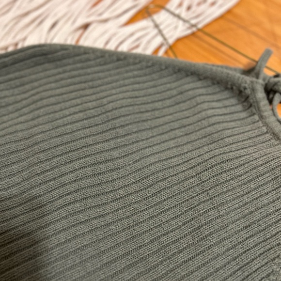 Army green crop top - Picture 2 of 3